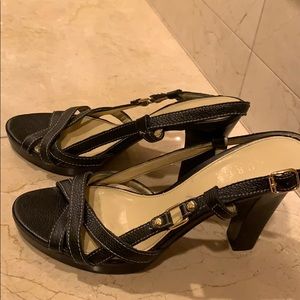 Ralph Lauren 👡 sandals size 8.5